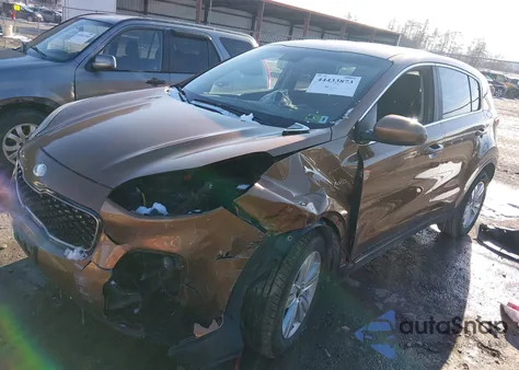 2018 Kia Sportage Lx z USA, uszkodzony, nr VIN KNDPMCAC9J7390943